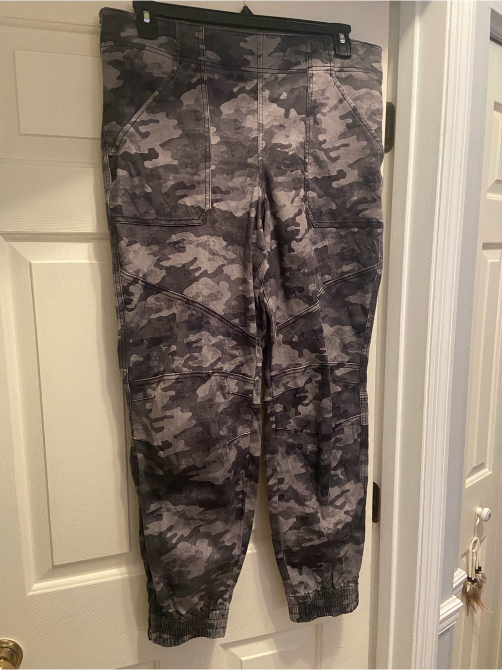 1X Spanx Gray Camo Utility Jean Jogger Pants